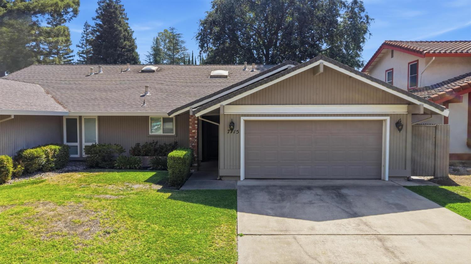 7115 Riverside Boulevard — photo