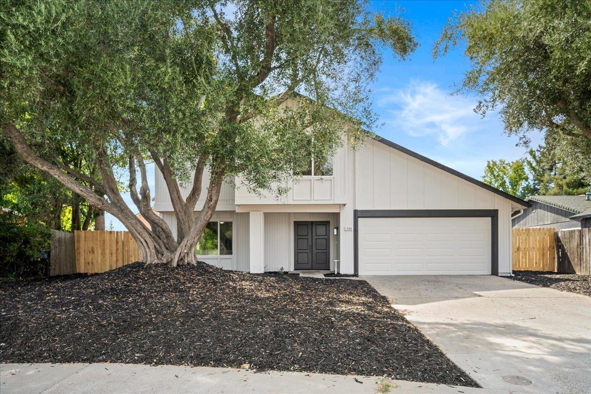 1548 Buckridge Way — photo