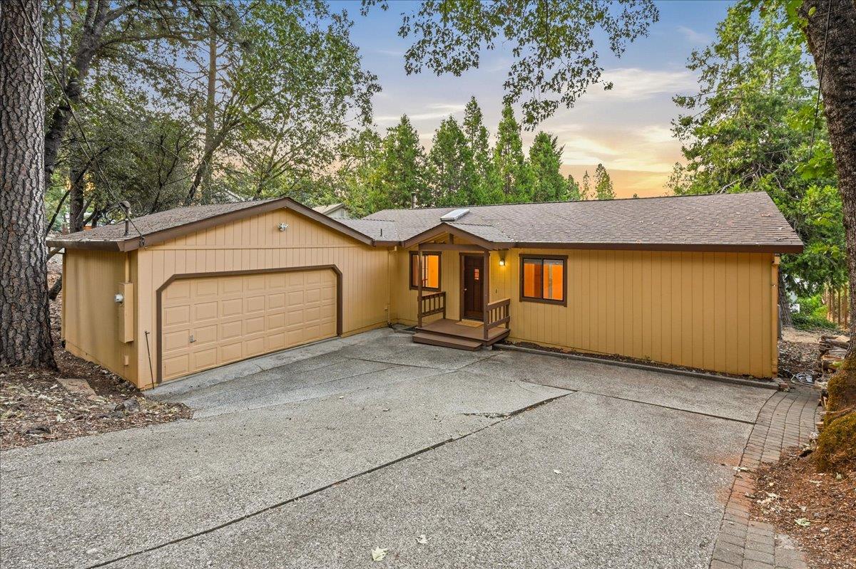11261 Edward Drive — photo