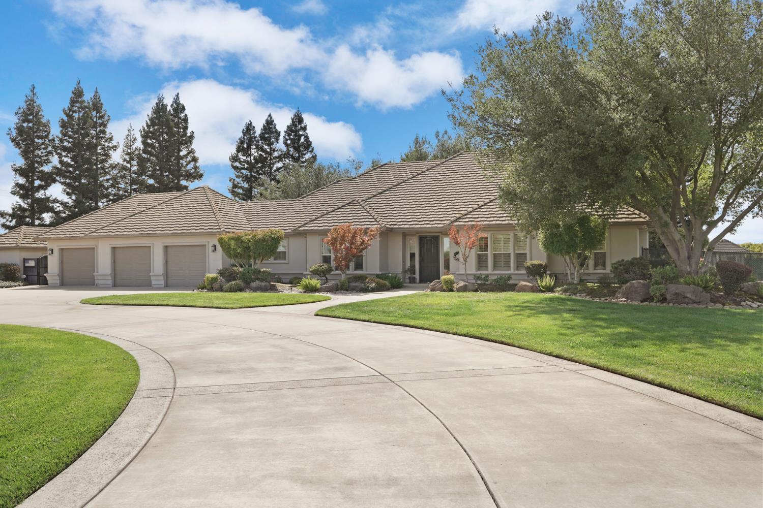 22559 N Peltier Court — photo