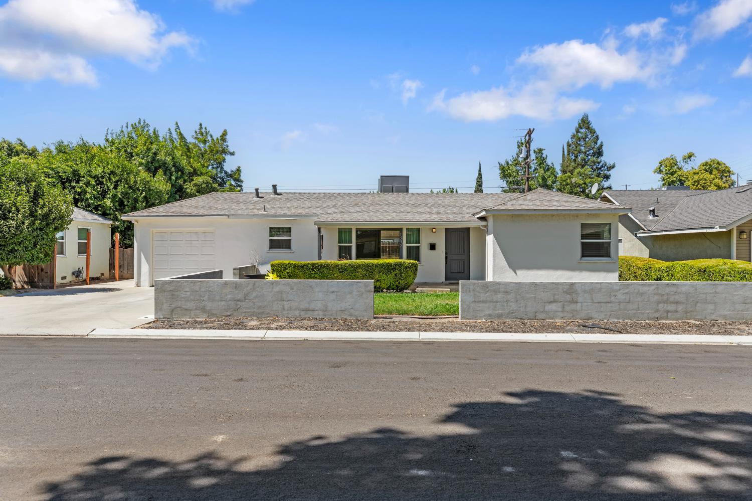 1535 Kent Way — photo