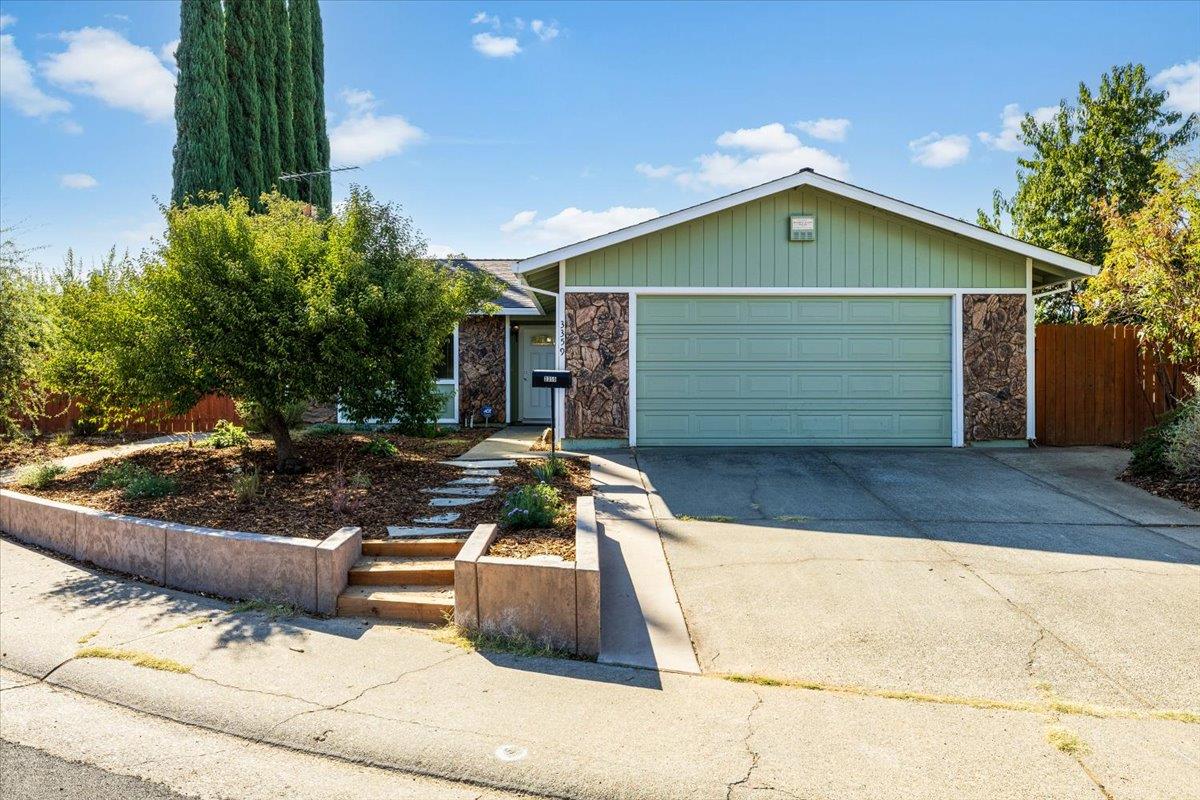 3359 Butler Ct — photo
