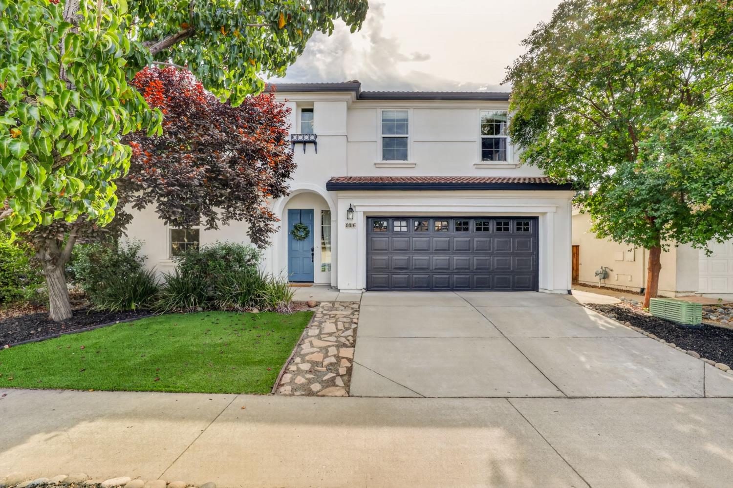 8016 Sienna Loop — photo