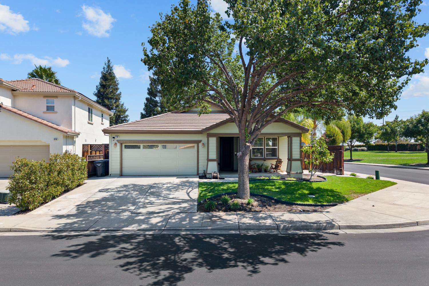 4738 Bonsai Avenue — photo