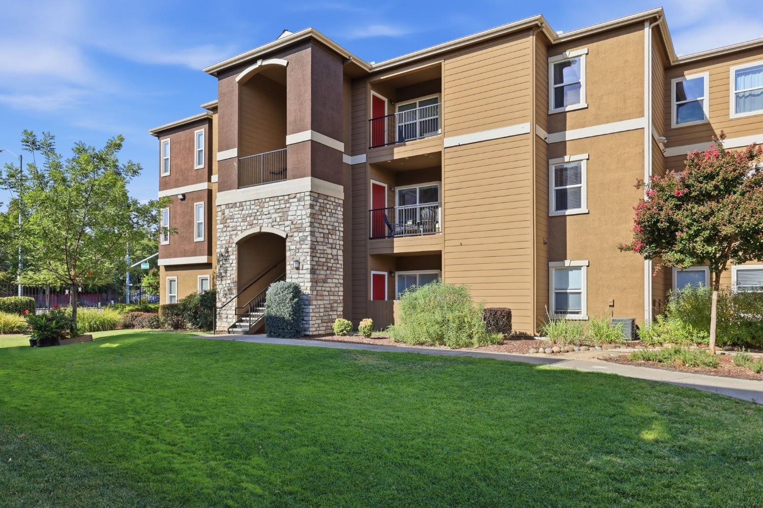 8434 Walerga Road 324 — photo