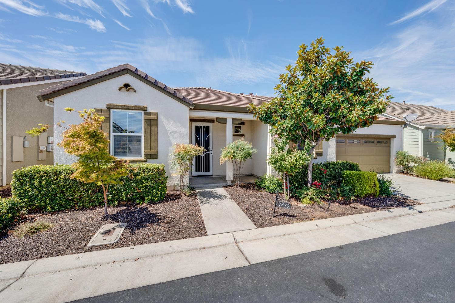 7472 Chatterton Way — photo