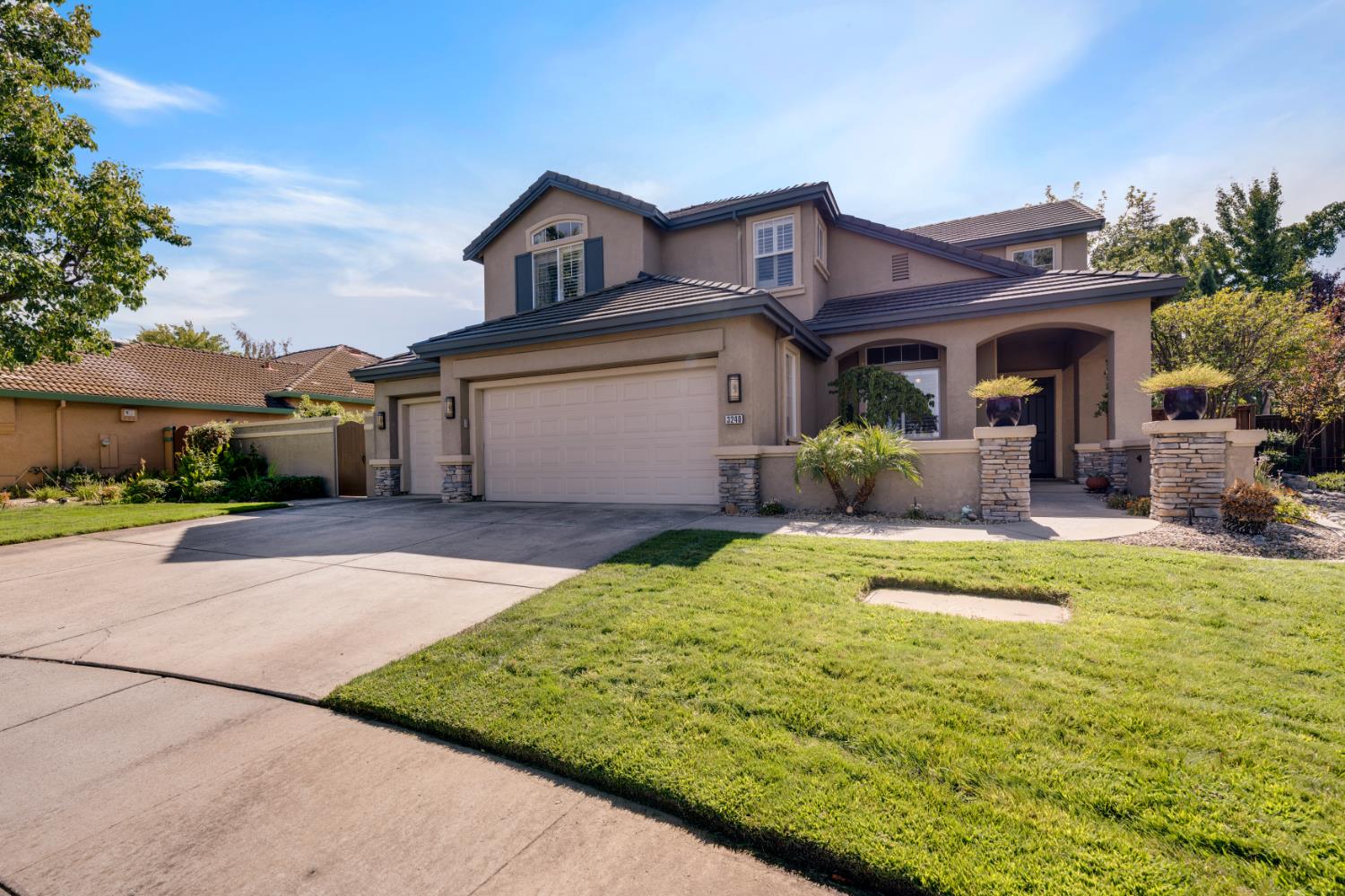3240 Shelter Cove Ln — photo