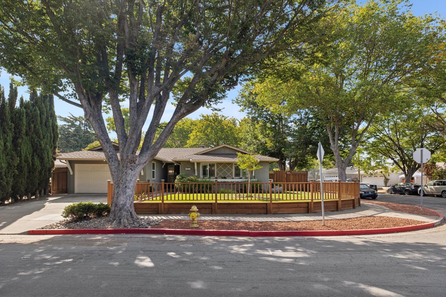 2432 Rinconada Drive — photo