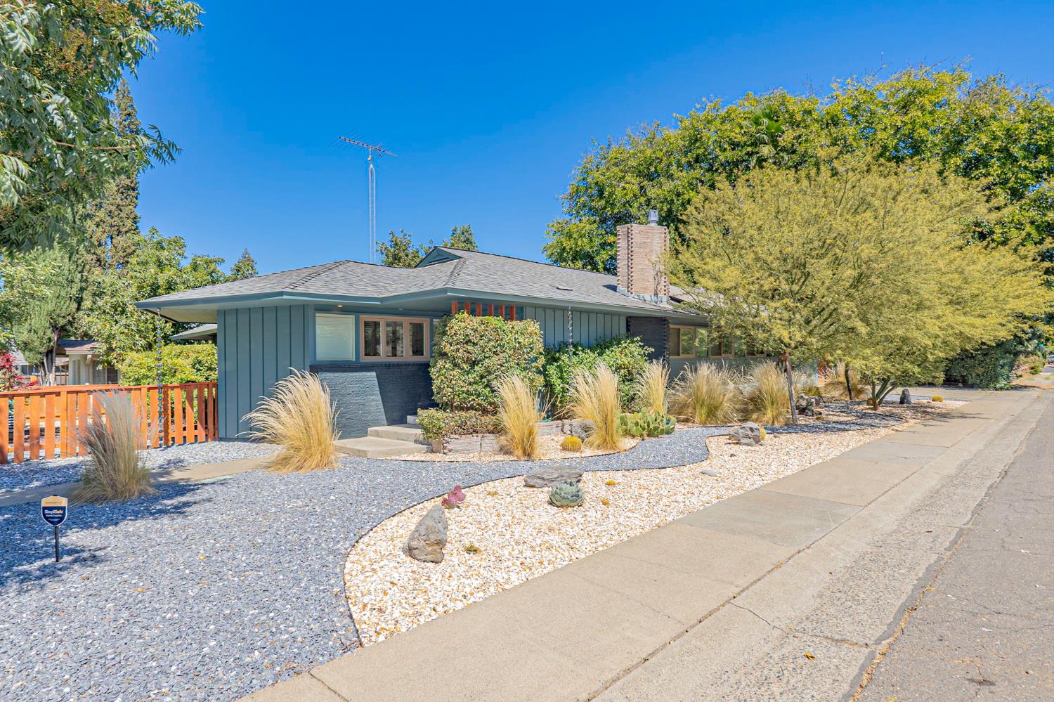 702 Miller Drive — photo