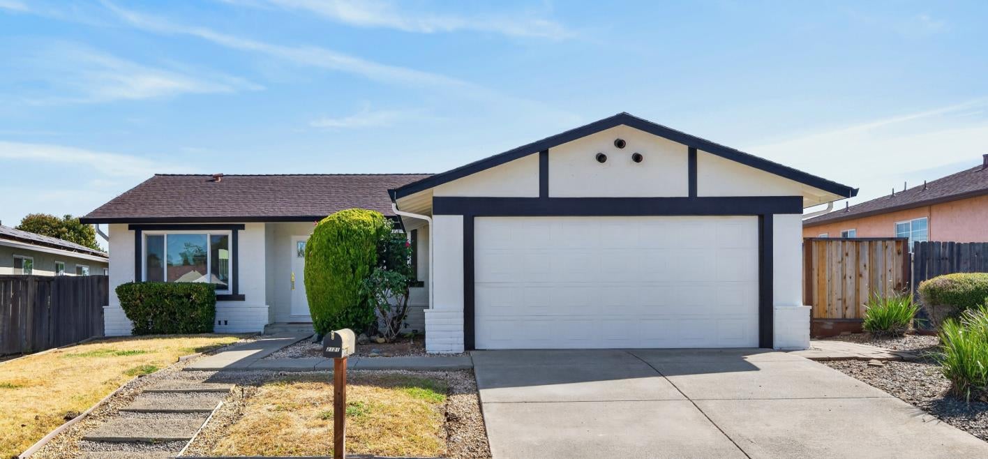 2121 Sugartree Drive — photo