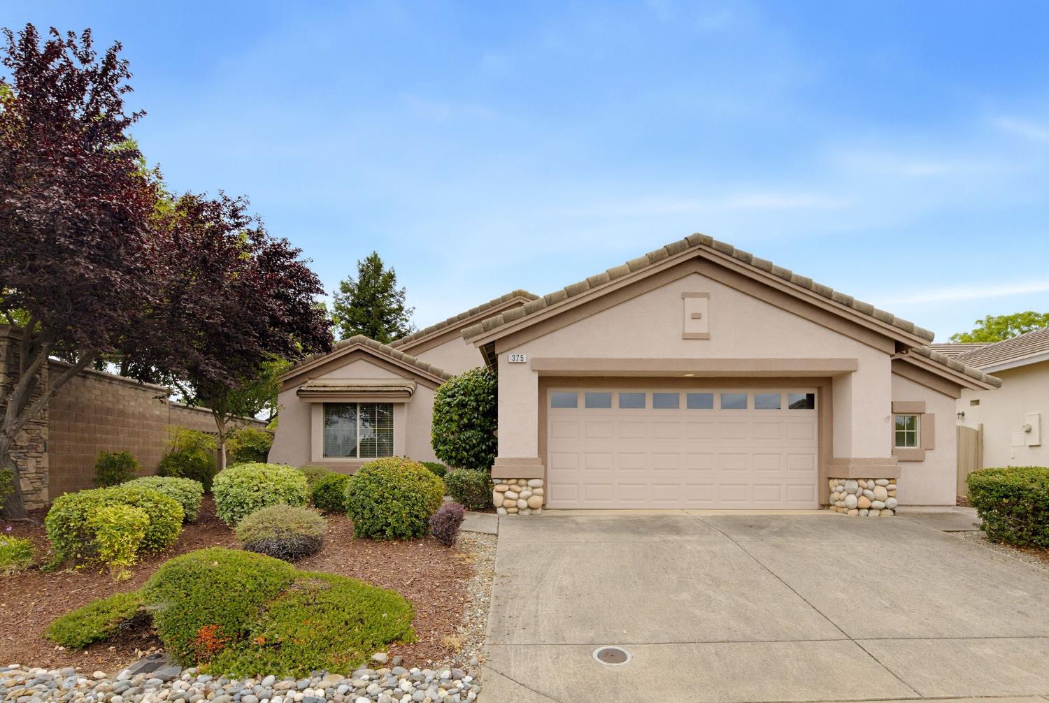 375 Lilypond Lane — photo
