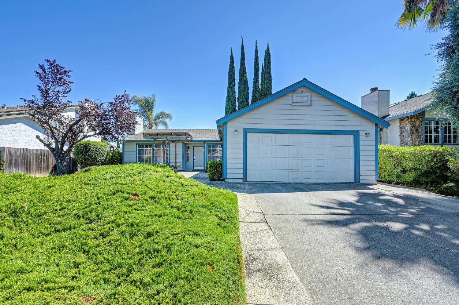 1400 Pebblewood Drive — photo