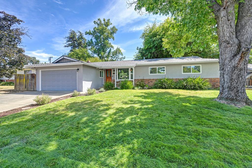 8630 Fairmont Way — photo