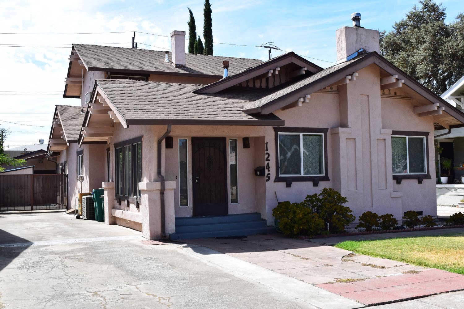 1245 N Pilgrim Street — photo