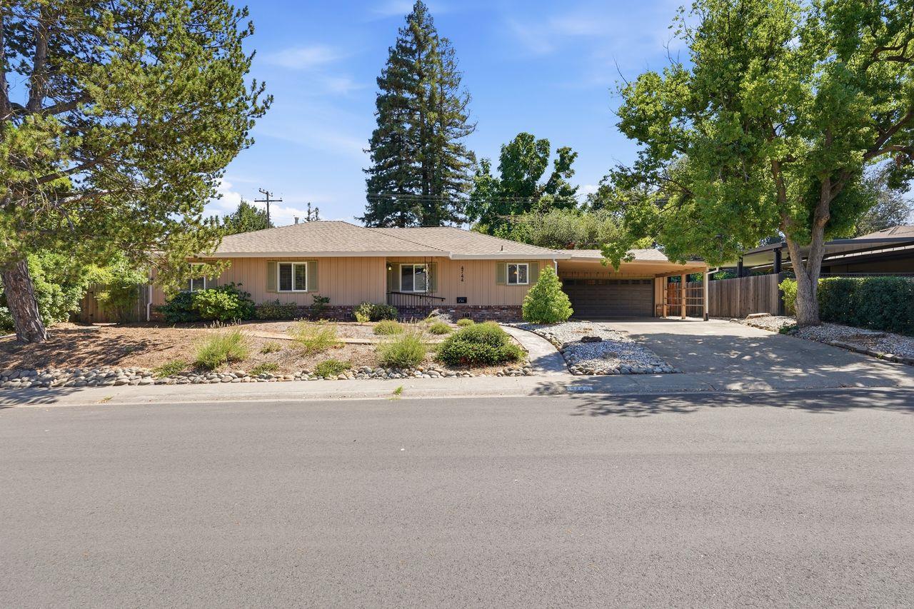 4744 Oakfield Circle — photo