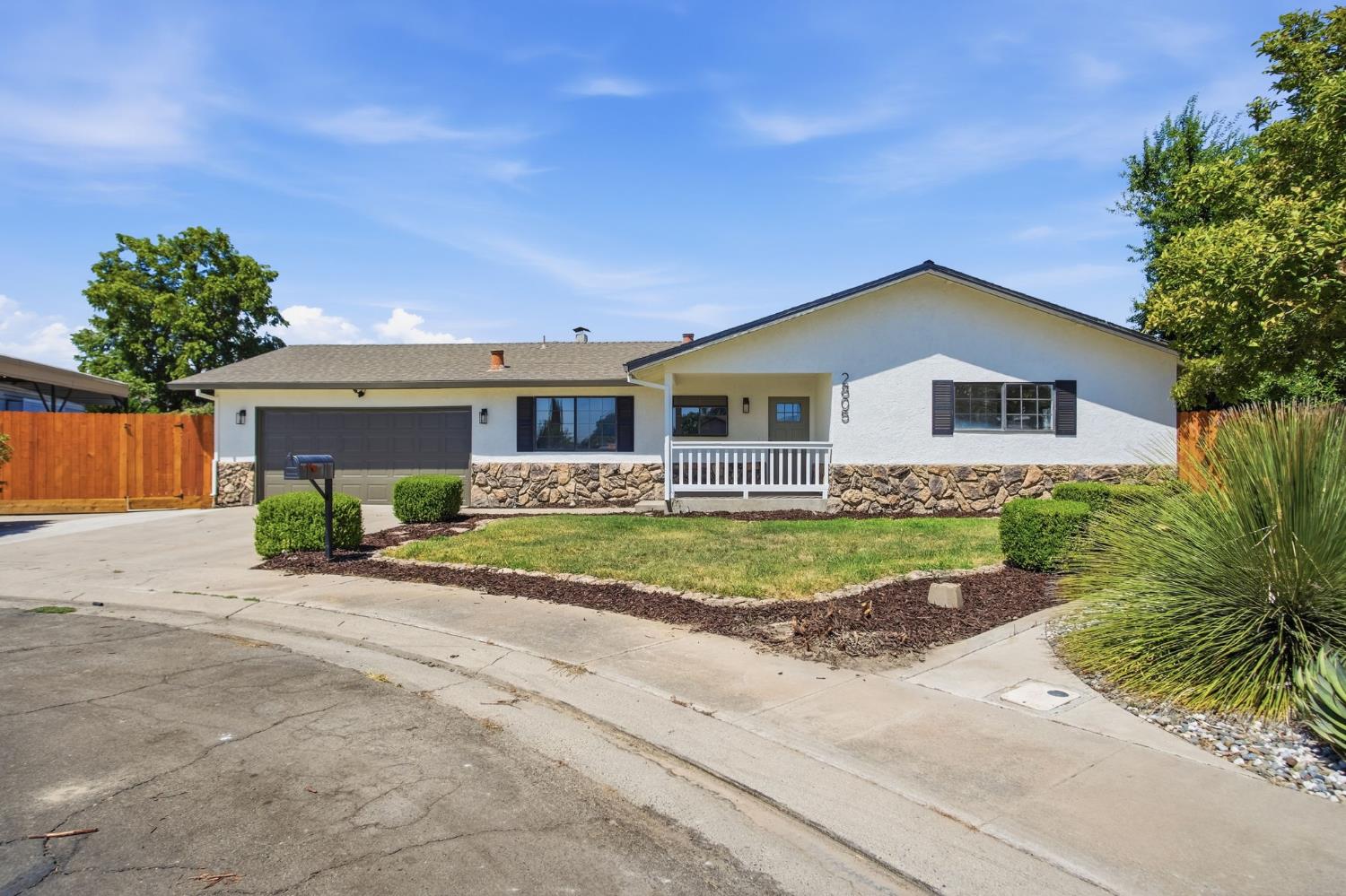 2805 Rose Court — photo