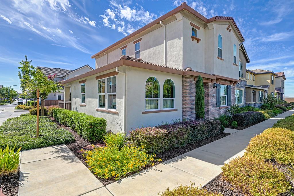 10817 Portico Circle — photo