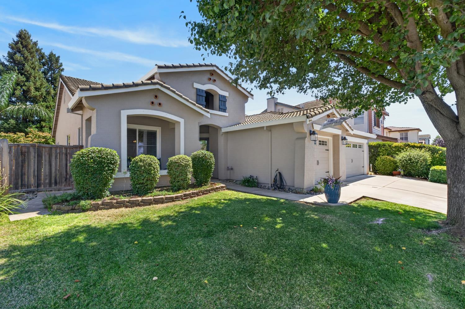 9401 Rainbow Falls Way — photo