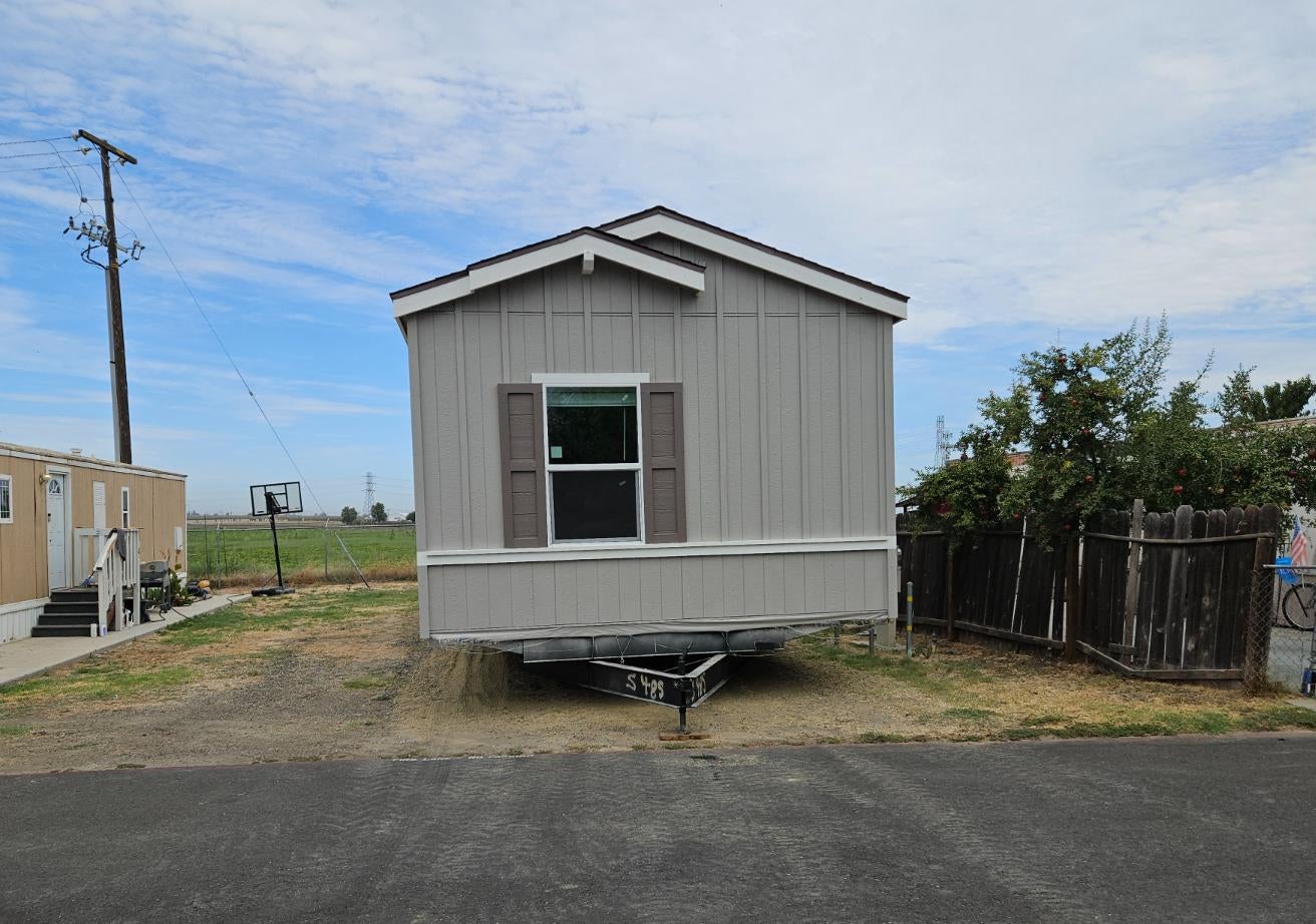 5200 Crest 49 — photo