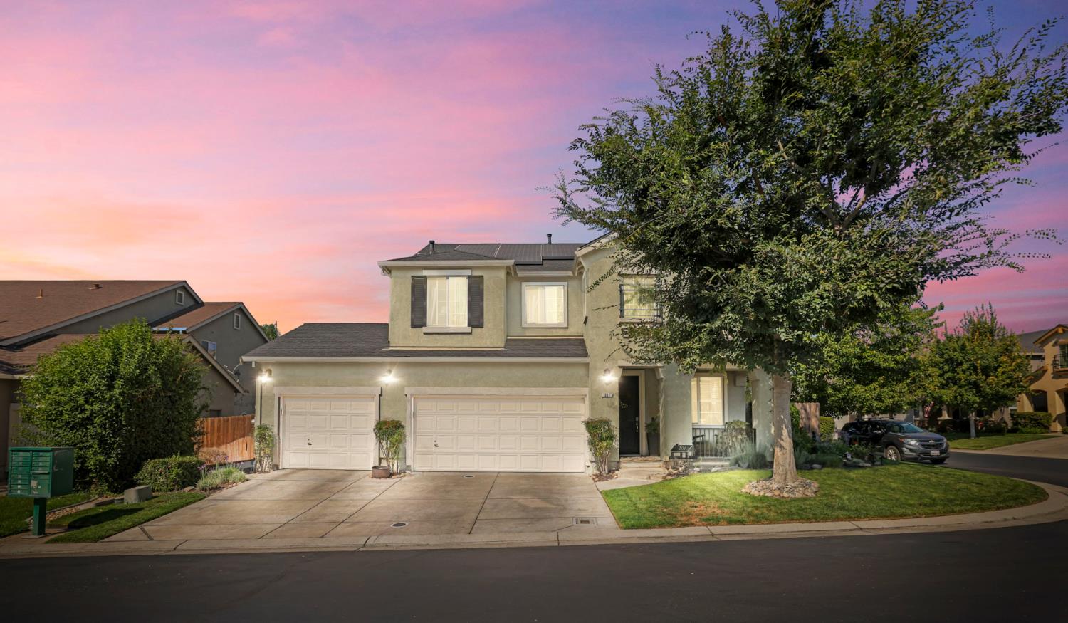 201 Waters Edge Drive — photo