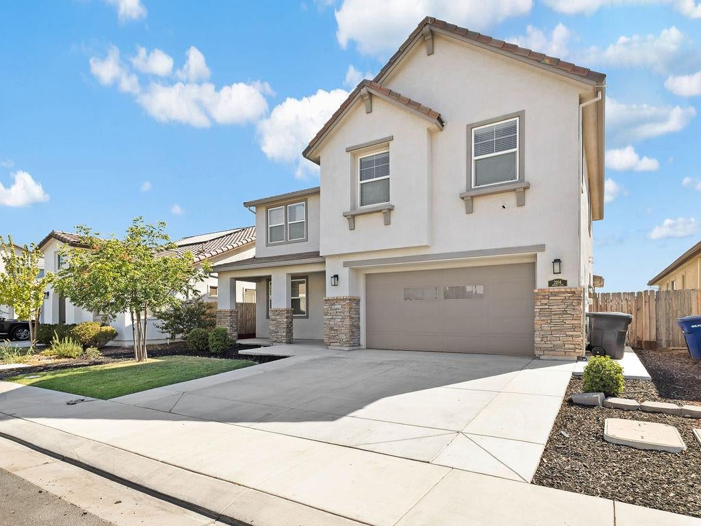 2104 Melody Lane — photo