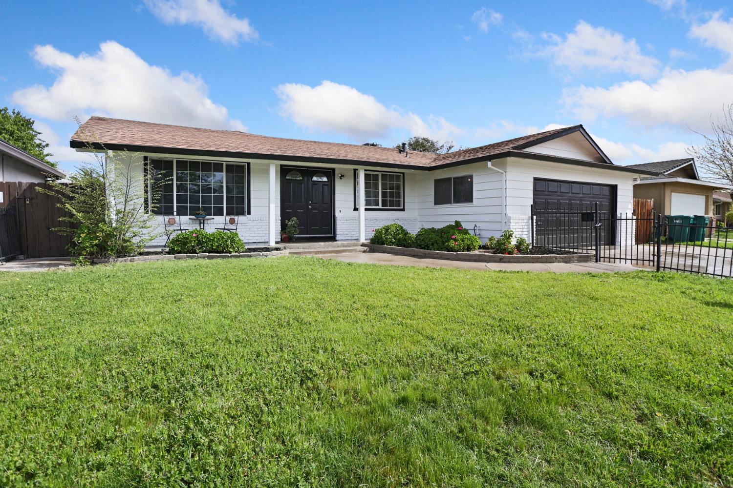 8734 Hermosa Court — photo