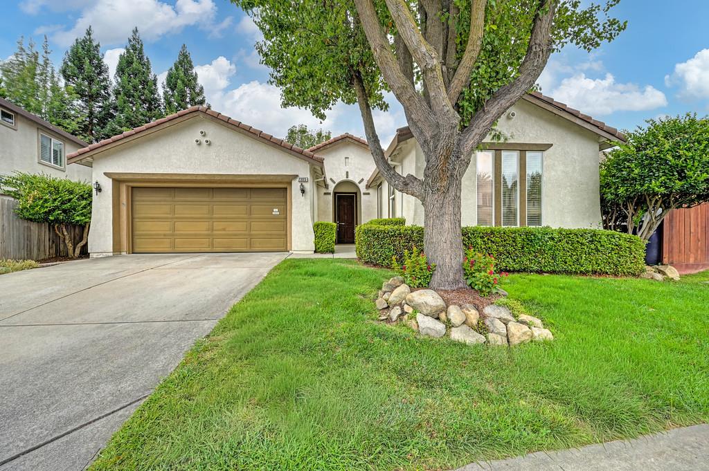 2305 Swainson Way — photo