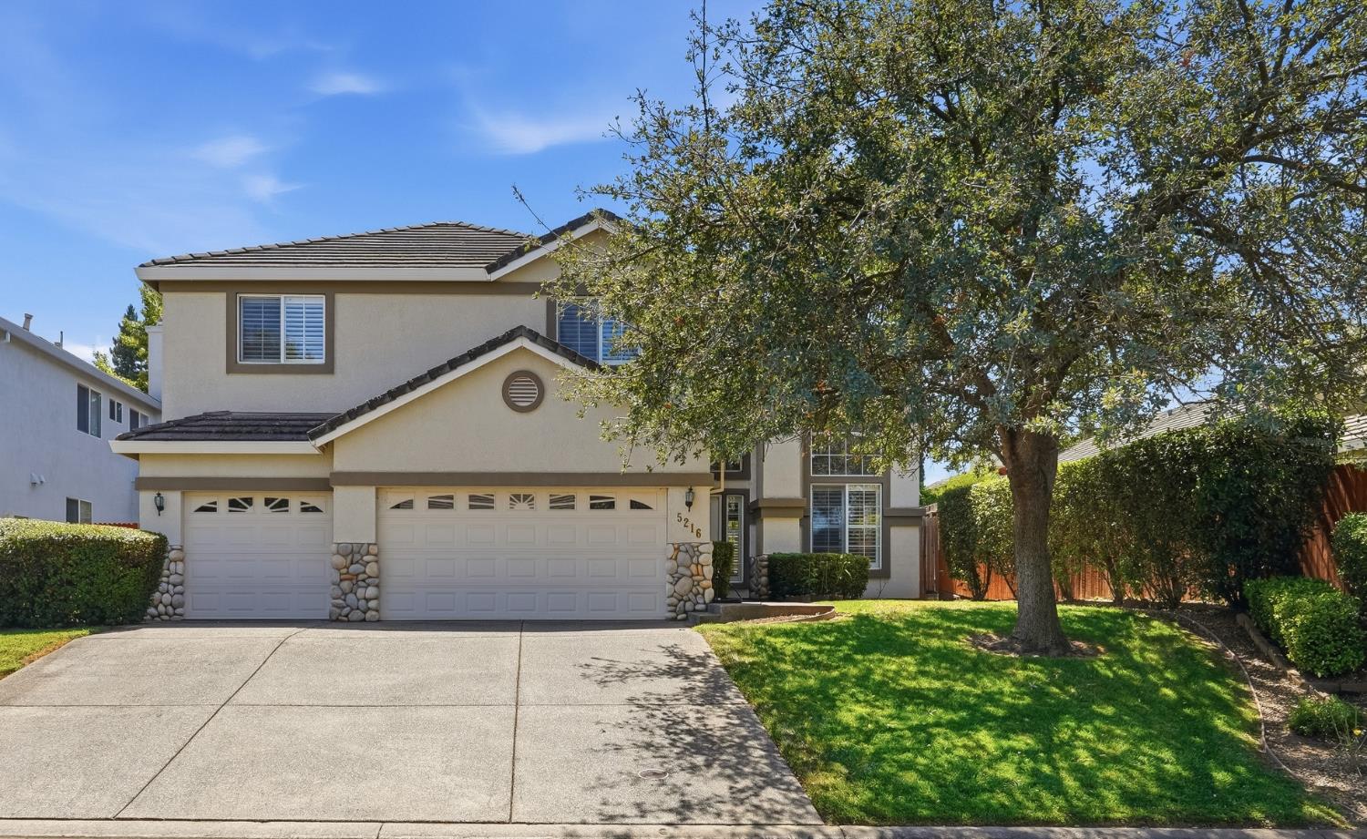 5216 Wyndham Oak Lane — photo