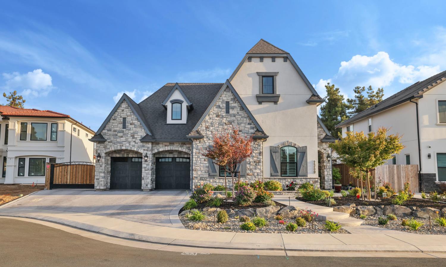 2350 Interlaken Court — photo