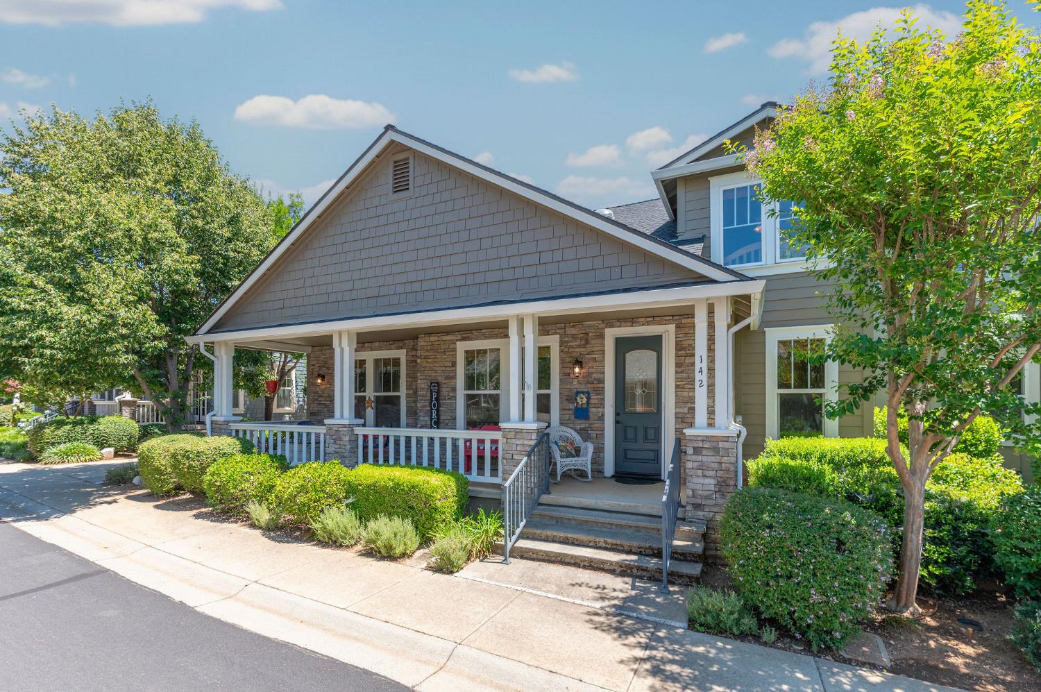 142 Fieldstone Drive — photo