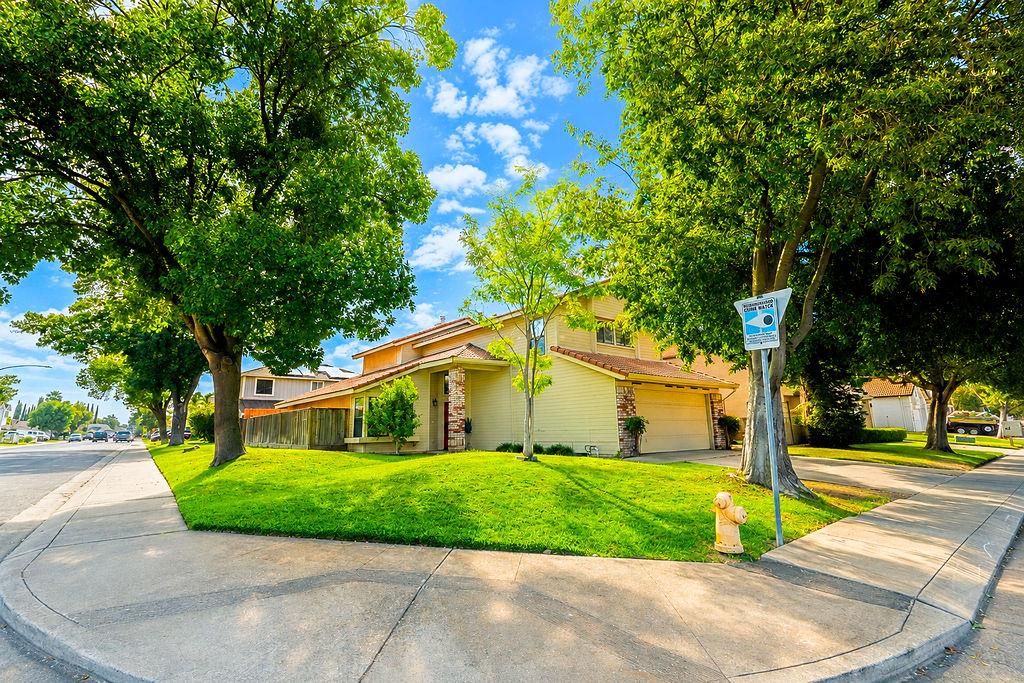 1720 Shadewood Drive — photo