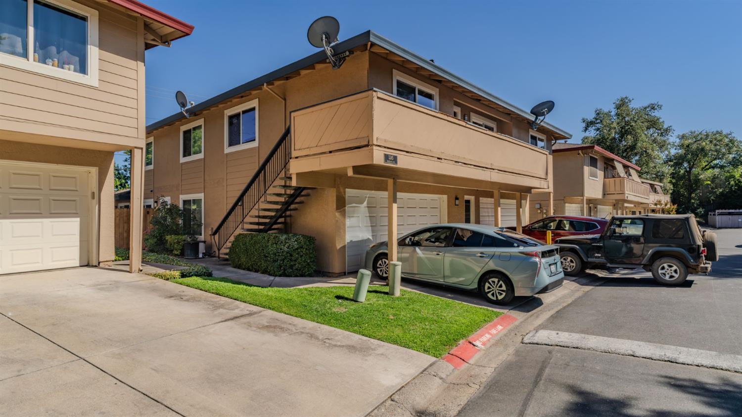 5245 Manzanita Way #4 — photo