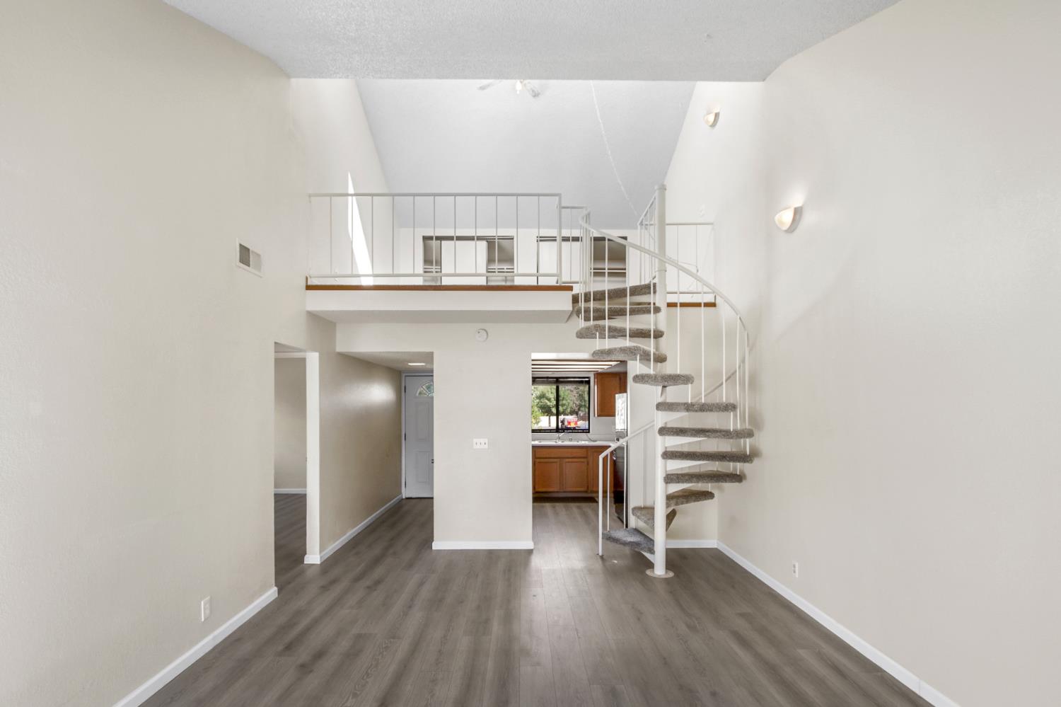 3180 Country Club Dr #1B — photo
