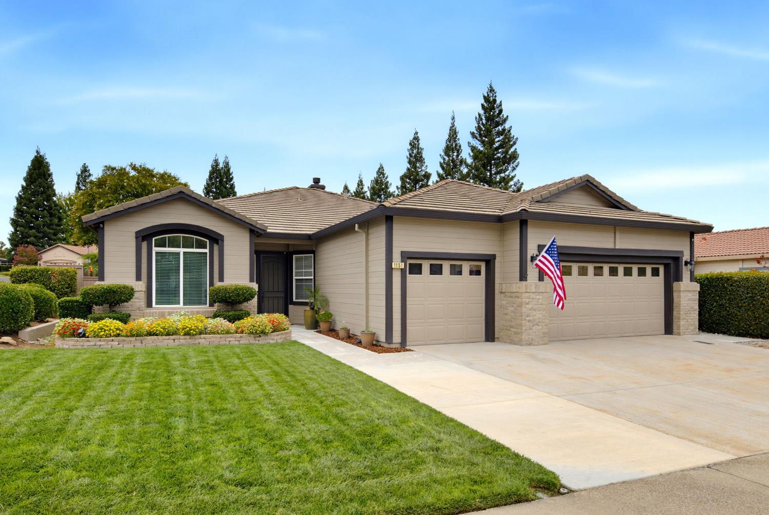 1151 Sinclair Way — photo