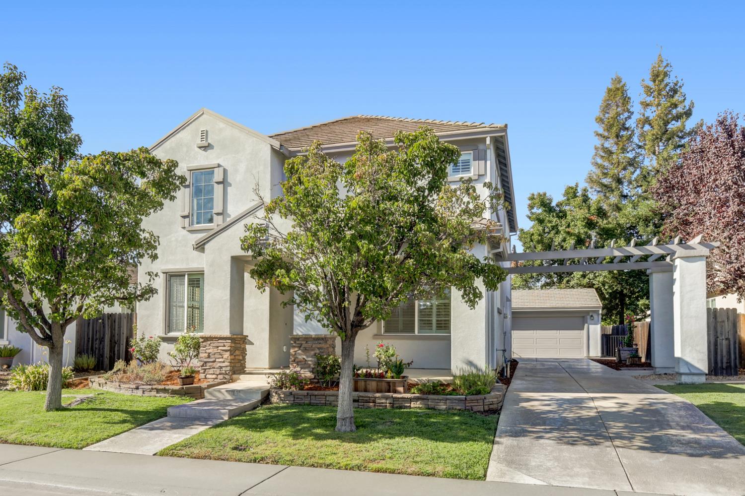 9645 Glacier Creek Way — photo