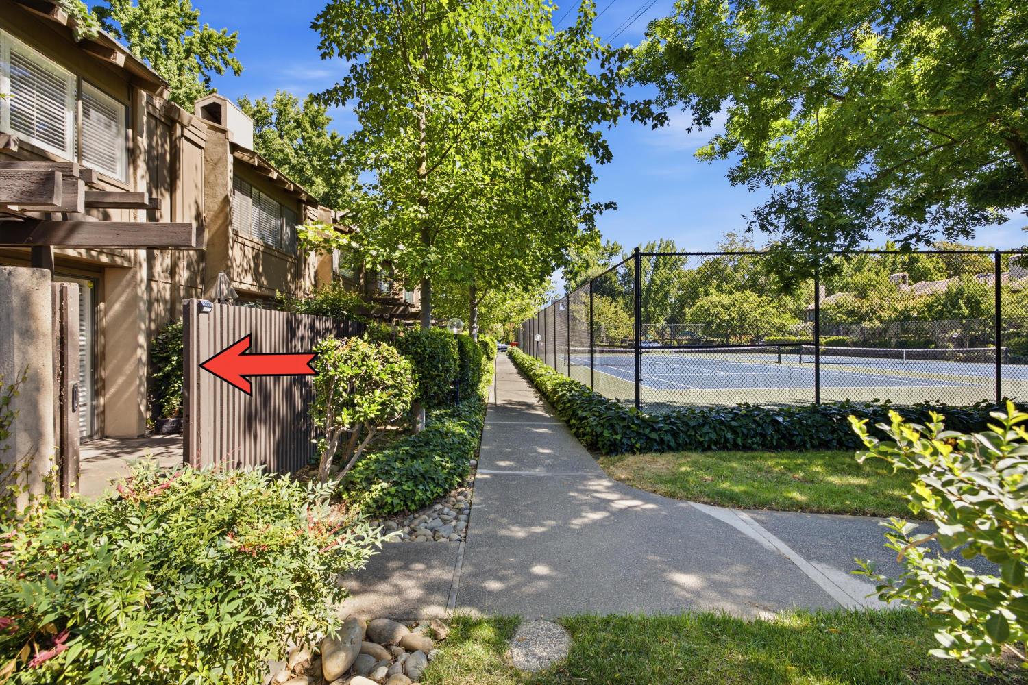 2254 Woodside Lane 6 — photo 2