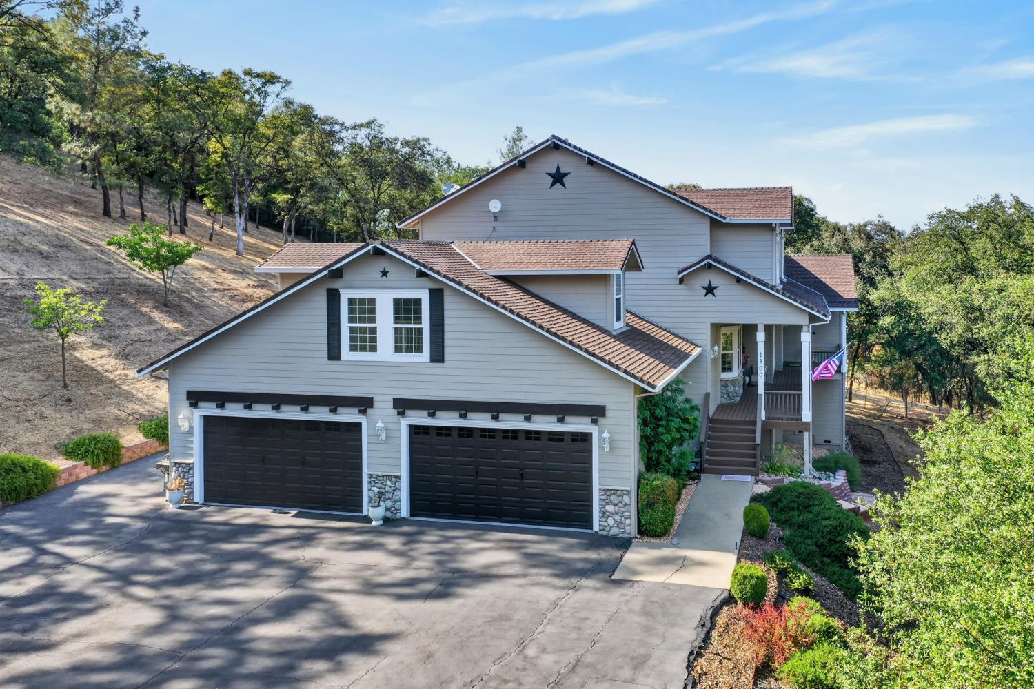 1300 Large Oak Drive — photo