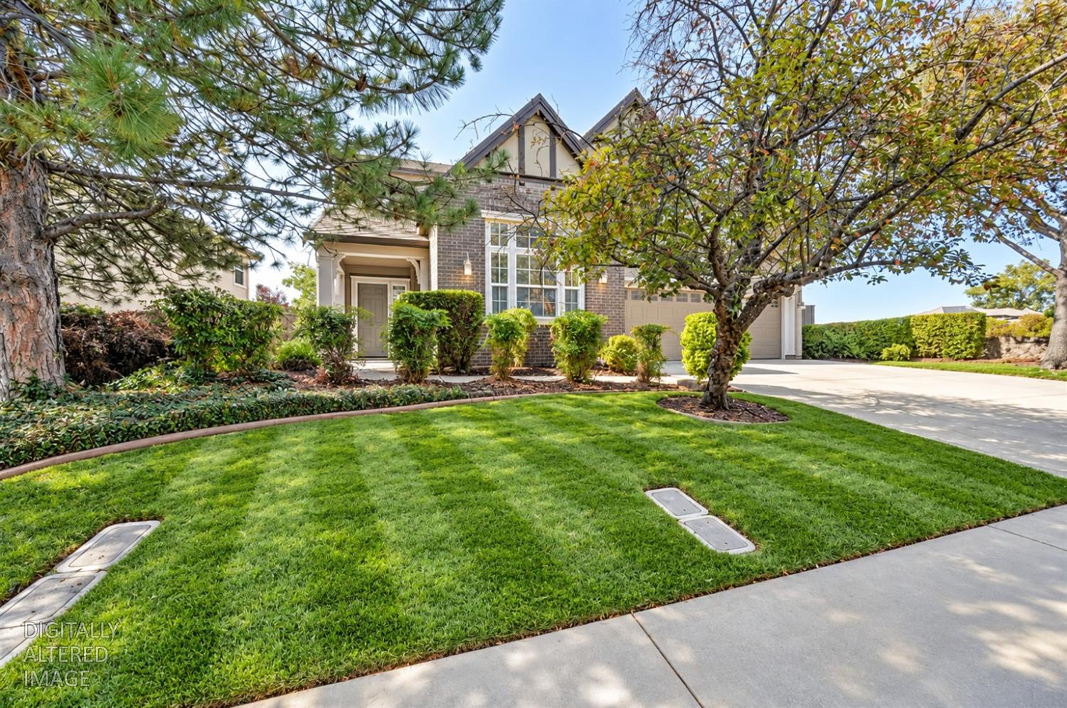4924 Village Green Dr — photo