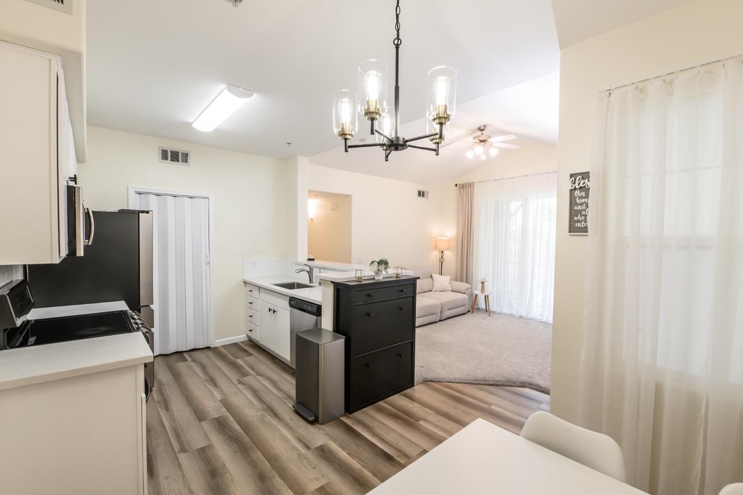 1221 Whitney Ranch Parkway 1136 — photo