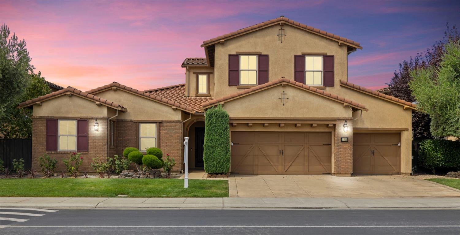 1211 Como Drive — photo