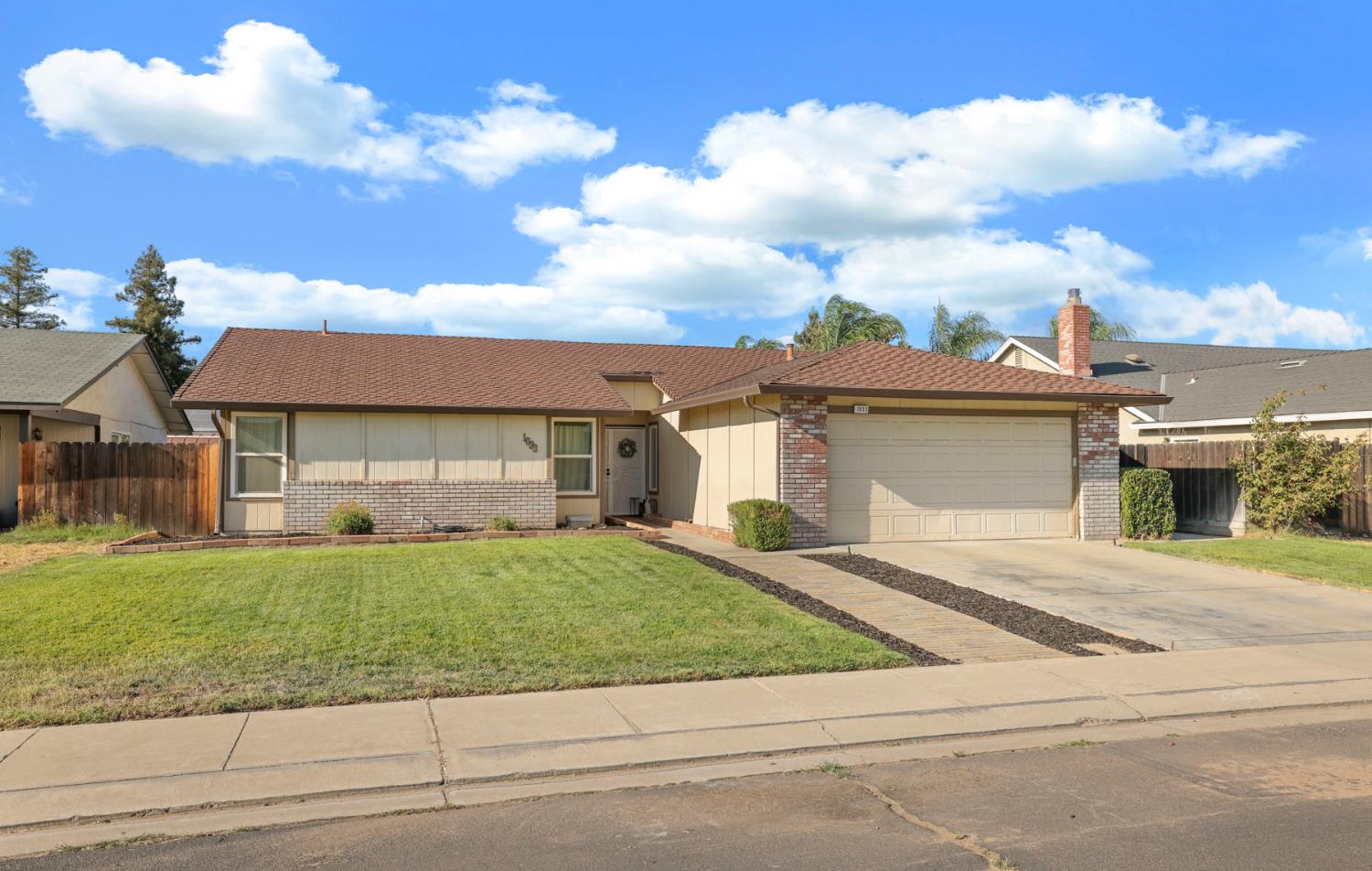 1033 Pepperwood Drive — photo