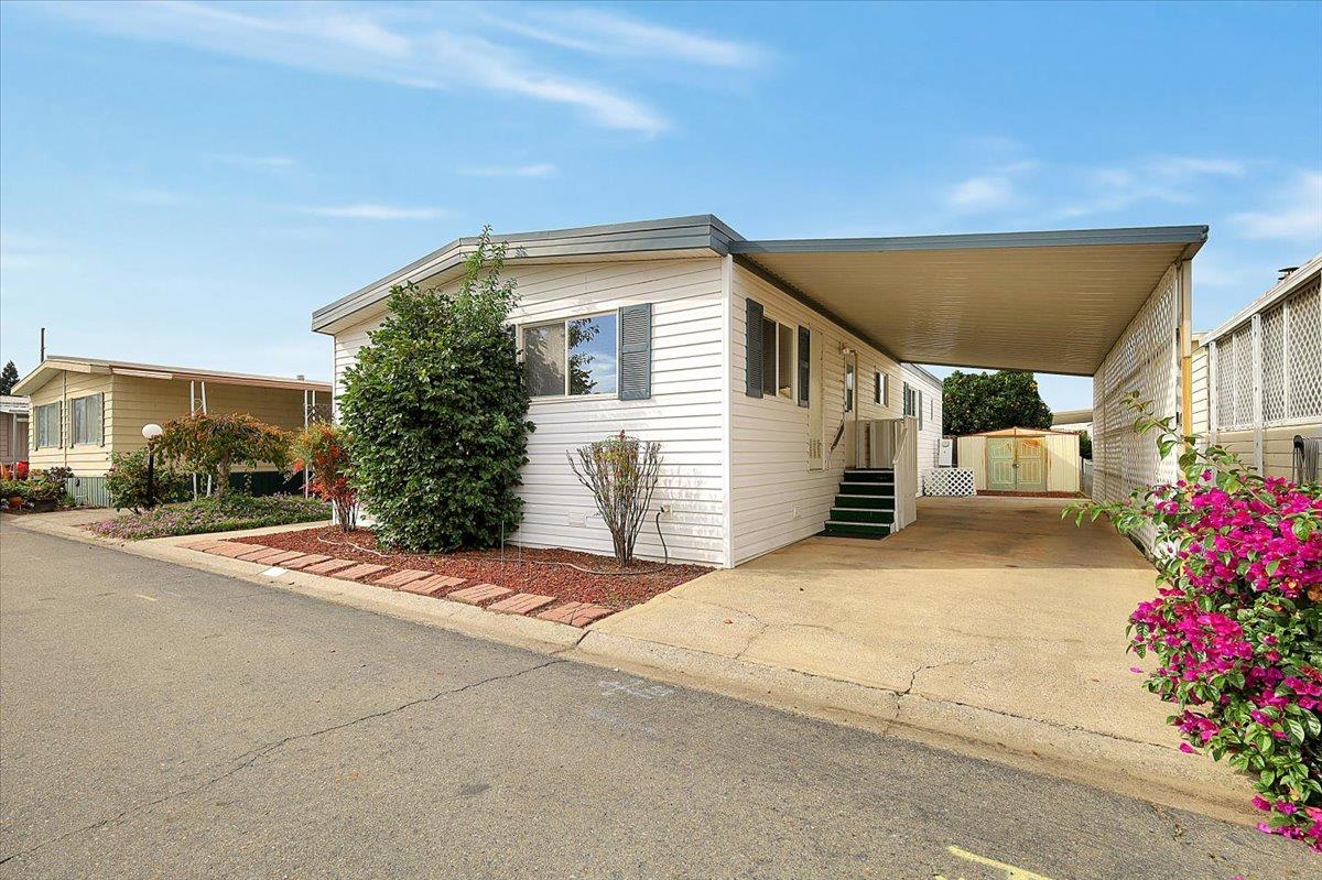 1155 Pease Road 511 — photo