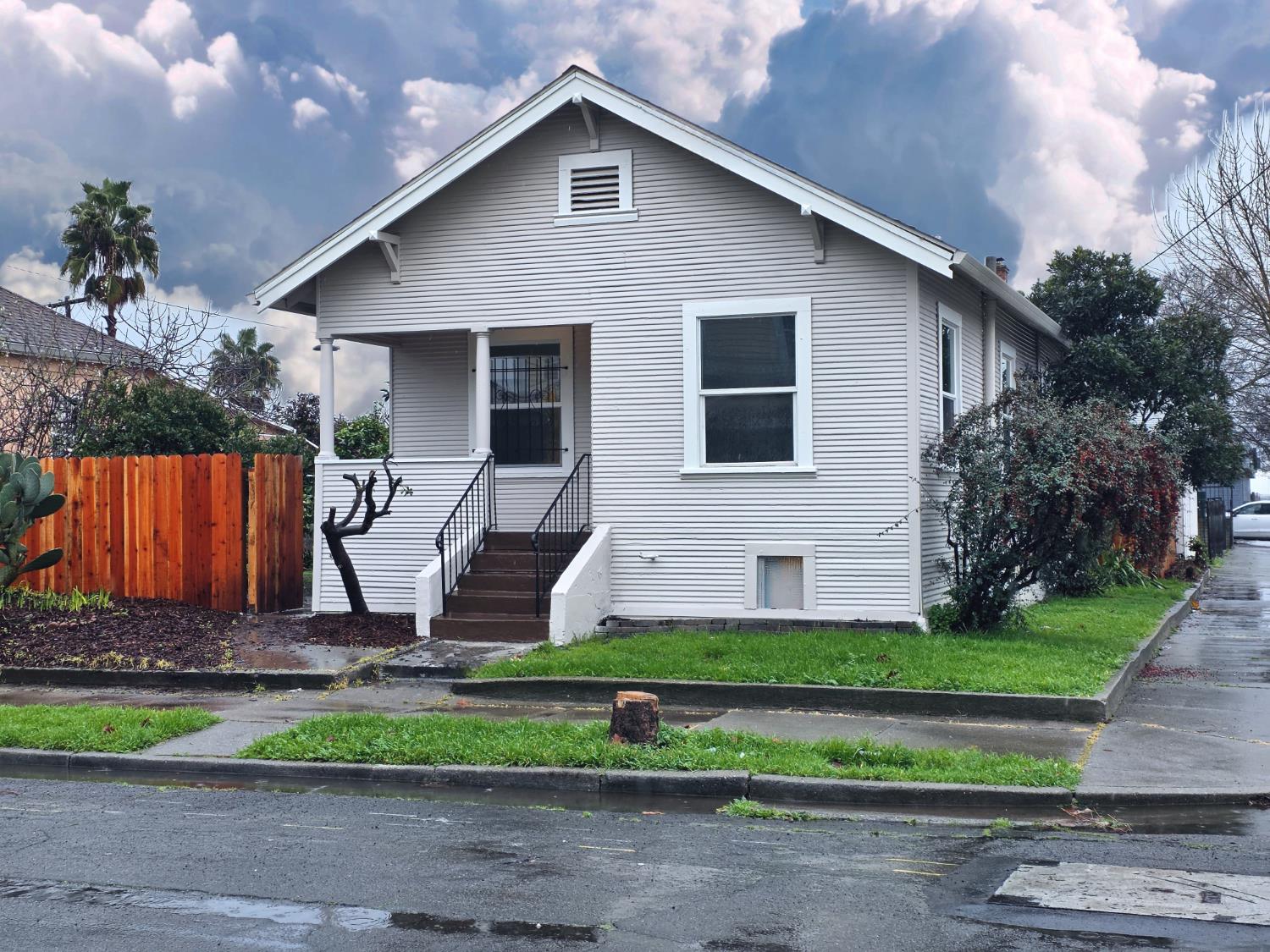 348 W Clay Street — photo