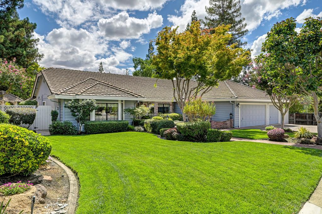 124 Gold Rock Court — photo