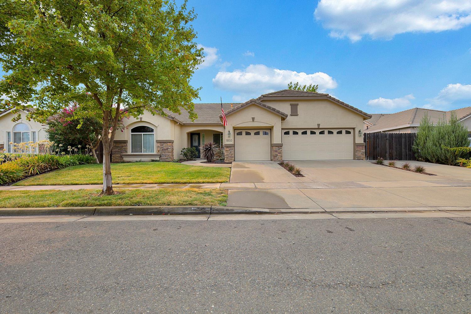 1850 Candace Court — photo