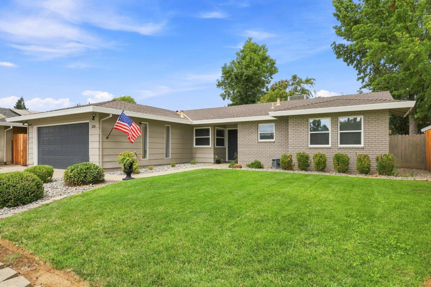 1125 Rosewood Drive — photo