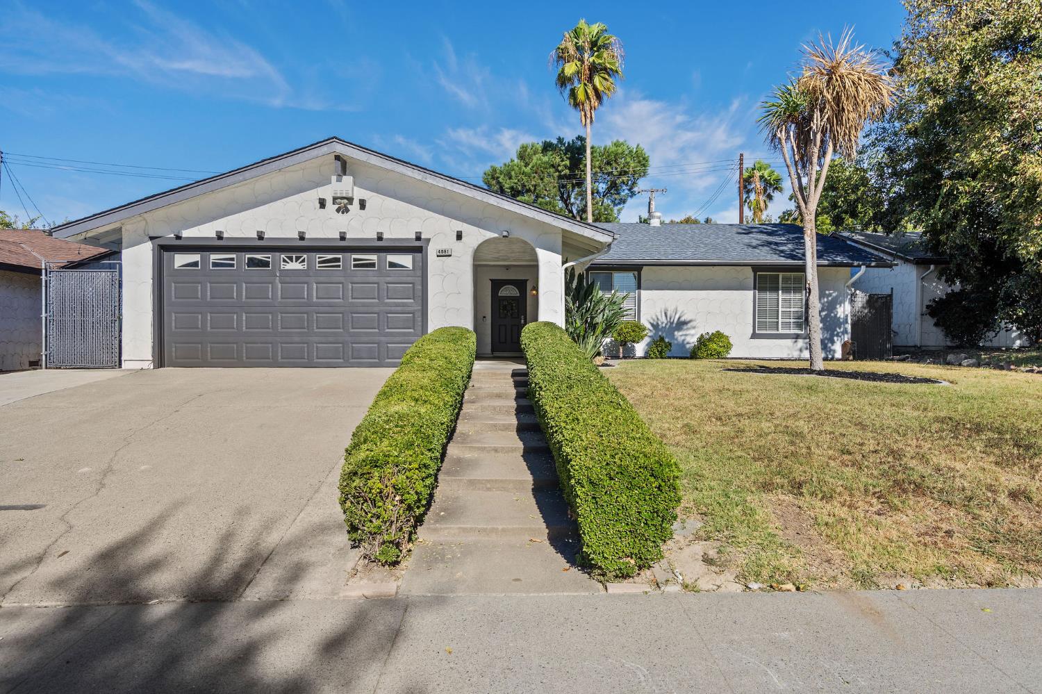 4081 Alta Lorraine Way — photo