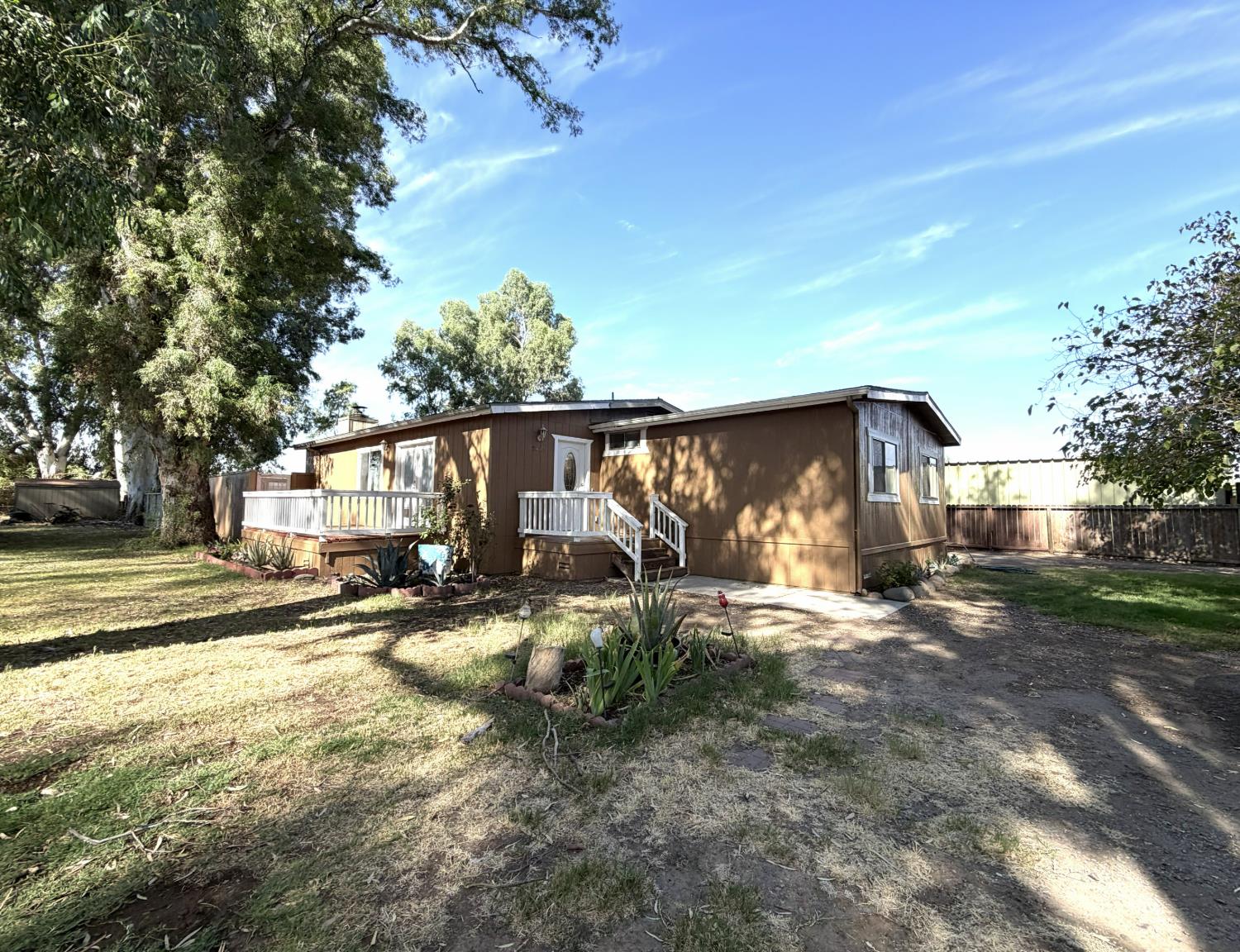 24160 W Frontier Street — photo