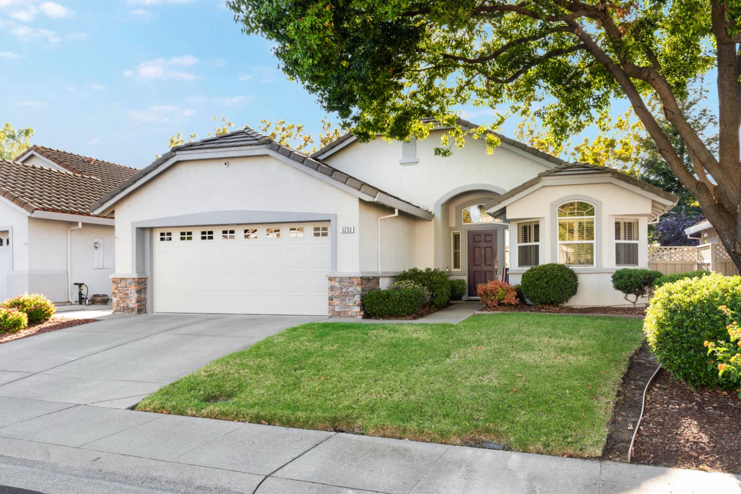 5233 Dreamgarden Loop — photo