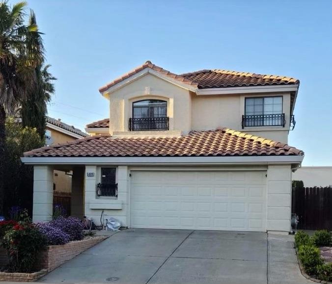 5009 Felicia Way — photo